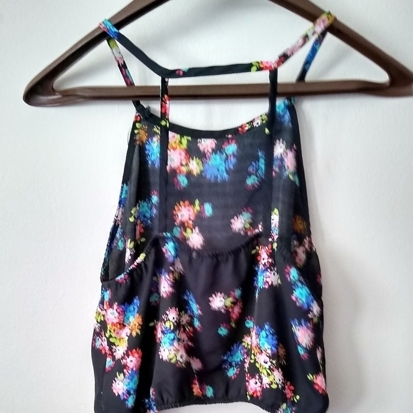 Charlotte Russe Cropped Tank - Picture 4 of 5